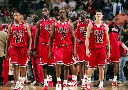 风云突变！底特律活塞赛后更衣室发声，社区盾版图或变，赛场秩序良好，医务组通报恢复的简单介绍